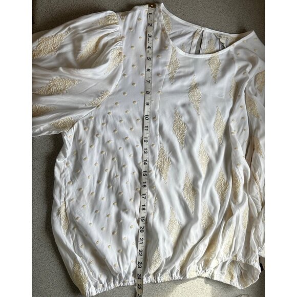 Cato Blouse Women 18/20W Long Balloon Sleeve White Cream Embroidered Elastic Hem - Picture 8 of 9